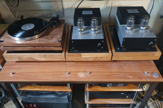 Hi-Fi Isolation Stands