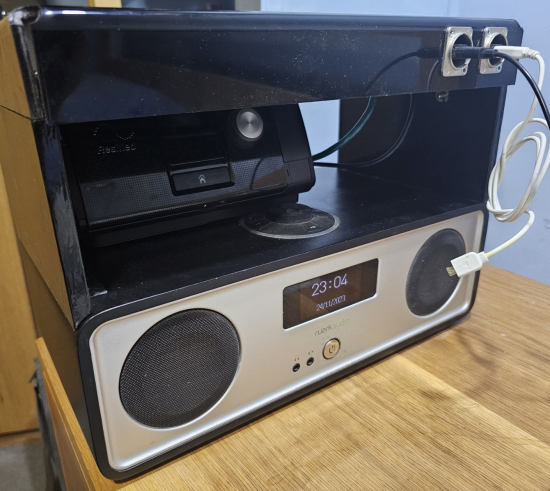 Radio Stand